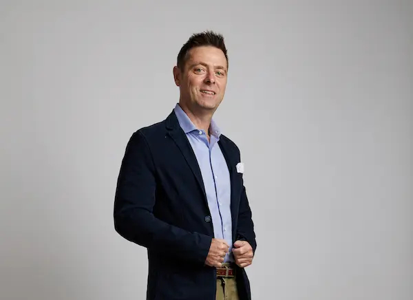 Benoît Larrouquis : un nouveau député plongé « dans l’œil de l’ouragan » à l’Assemblée nationale Benoît Larrouquis, député de la 2ème circonscription des Français de l’étranger - Amérique latine et Caraïbes